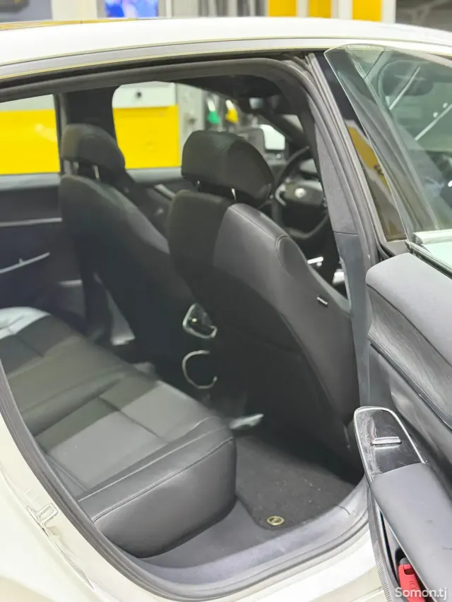 Changan Qiyuan A 2025 · 3.0 AT