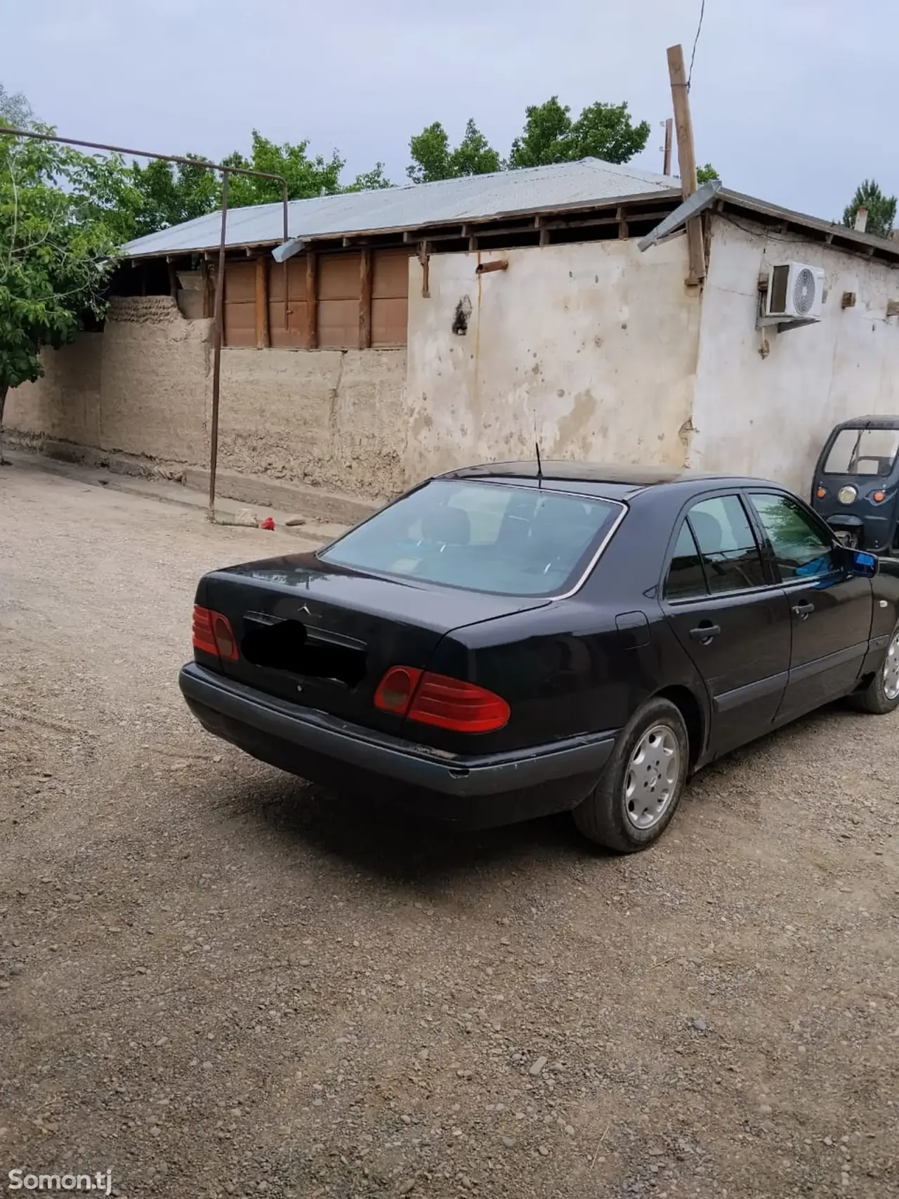 Mercedes-Benz E class 1995 · 2.2 MT