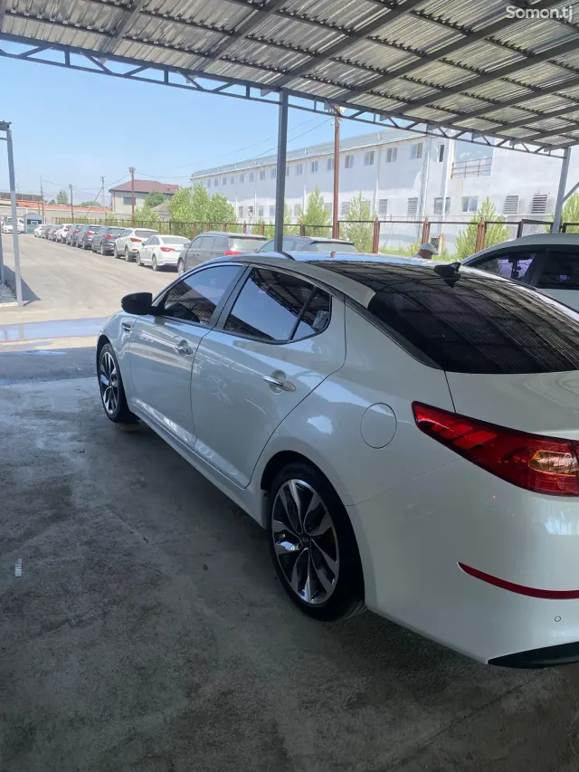 Kia K5 2015 · 2.0 AT
