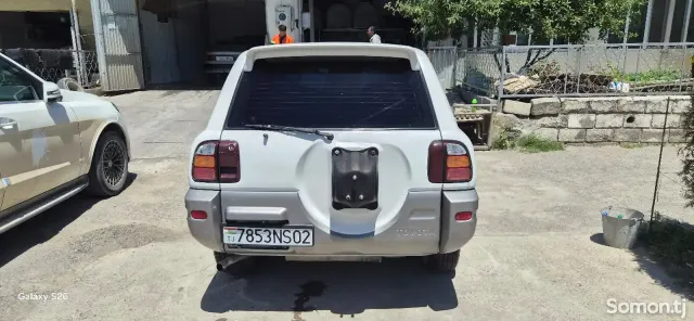 Toyota RAV 4 1997 · 2.0 AT