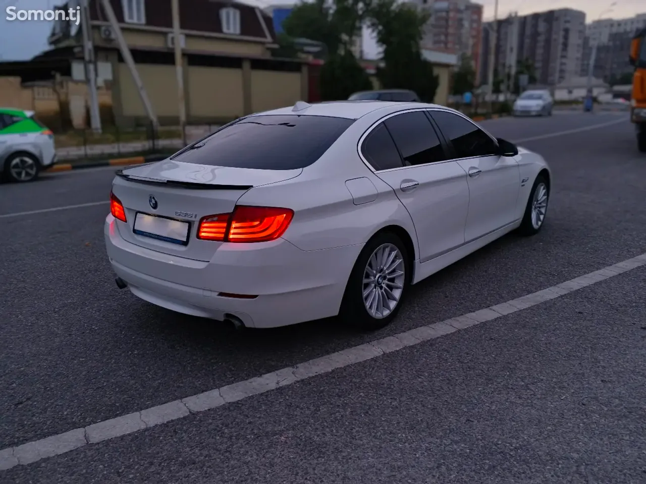 BMW 5 series 2012 · 3.5 AT
