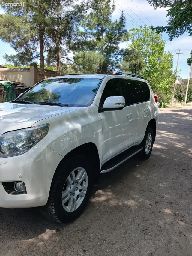 Toyota Land Cruiser Prado 2012 · 3.0 AT