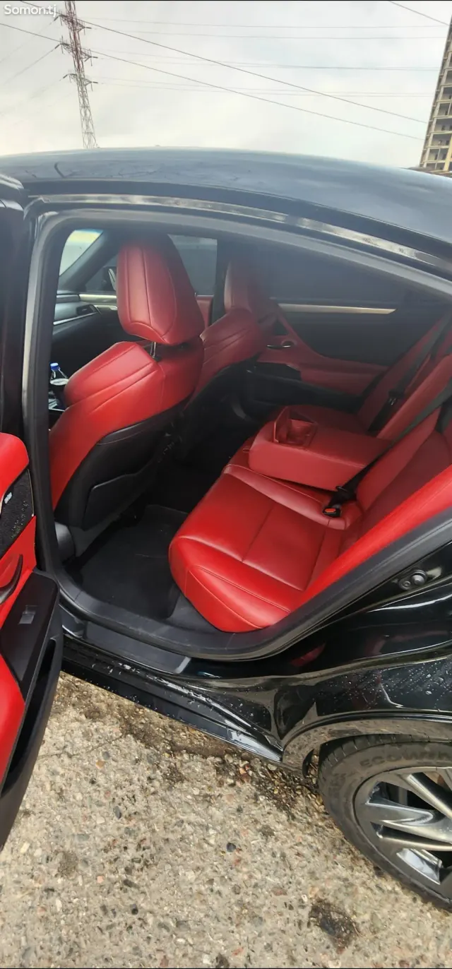 Lexus ES series 2020 · 3.5 AT