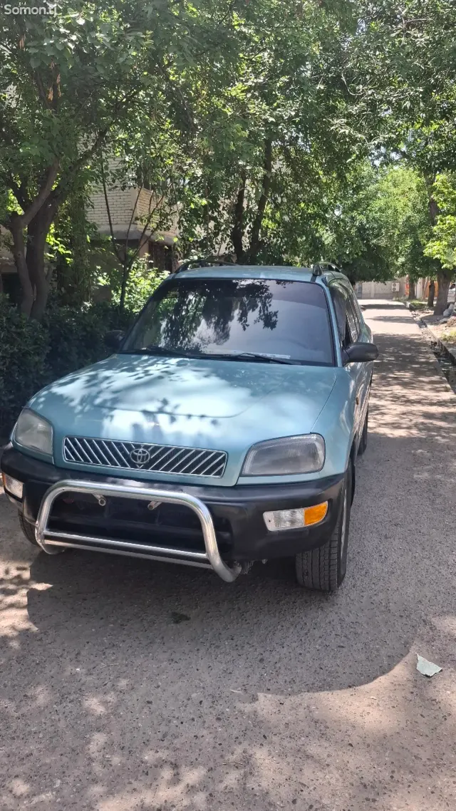 Toyota RAV 4 1997 · 2.0 AT