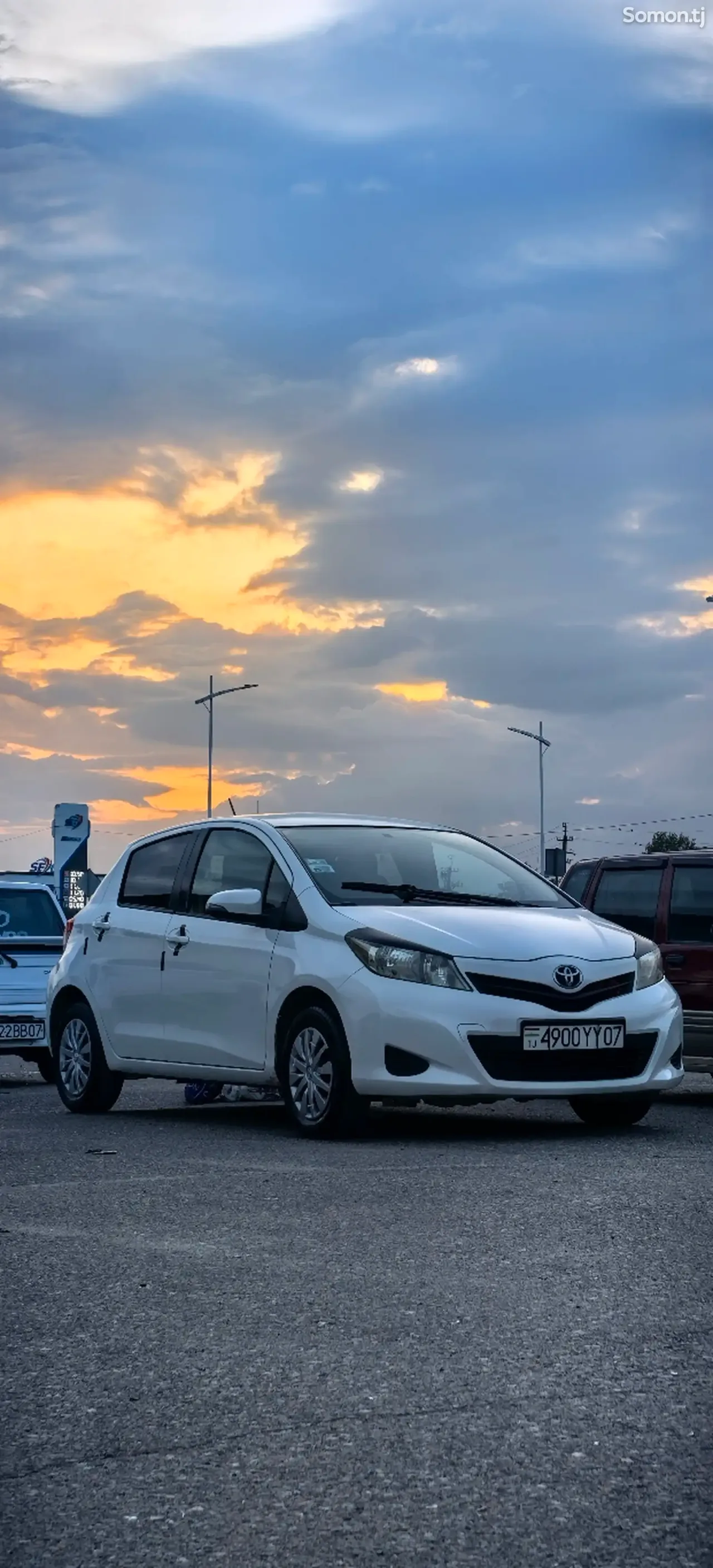 Toyota Vitz 2011 · 1.1 AT