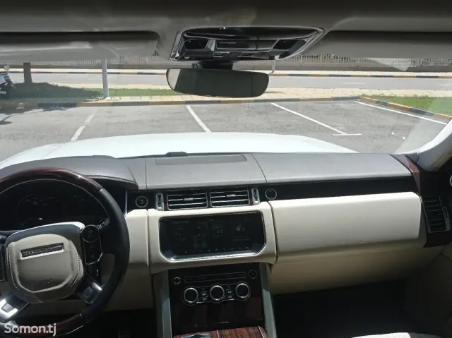 Land Rover Vogue 2017 · 0.4 AT