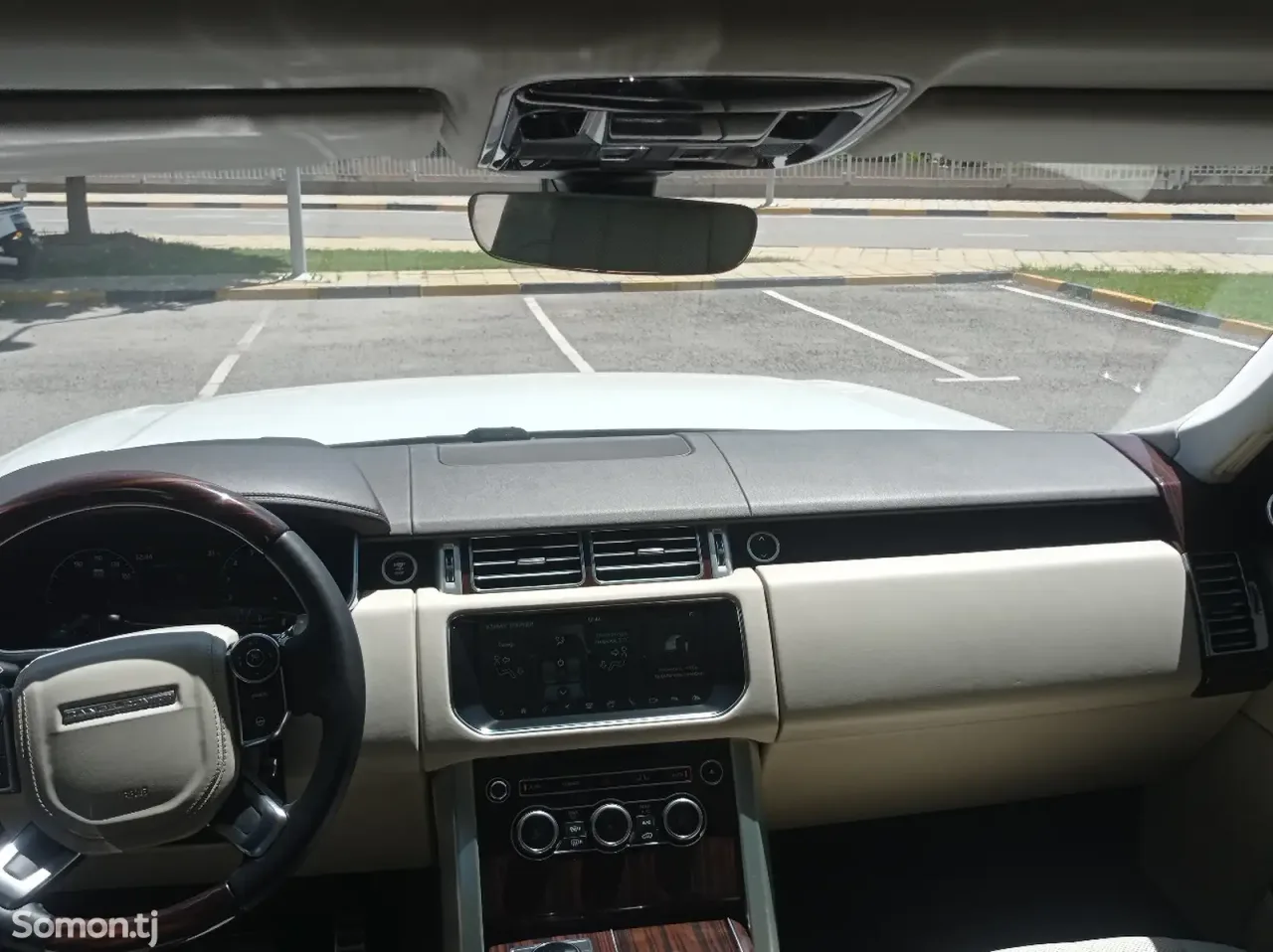 Land Rover Vogue 2017 · 0.4 AT