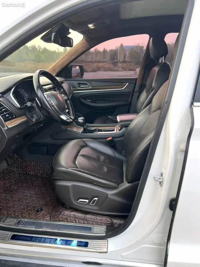 Roewe RX8 2018 · AT