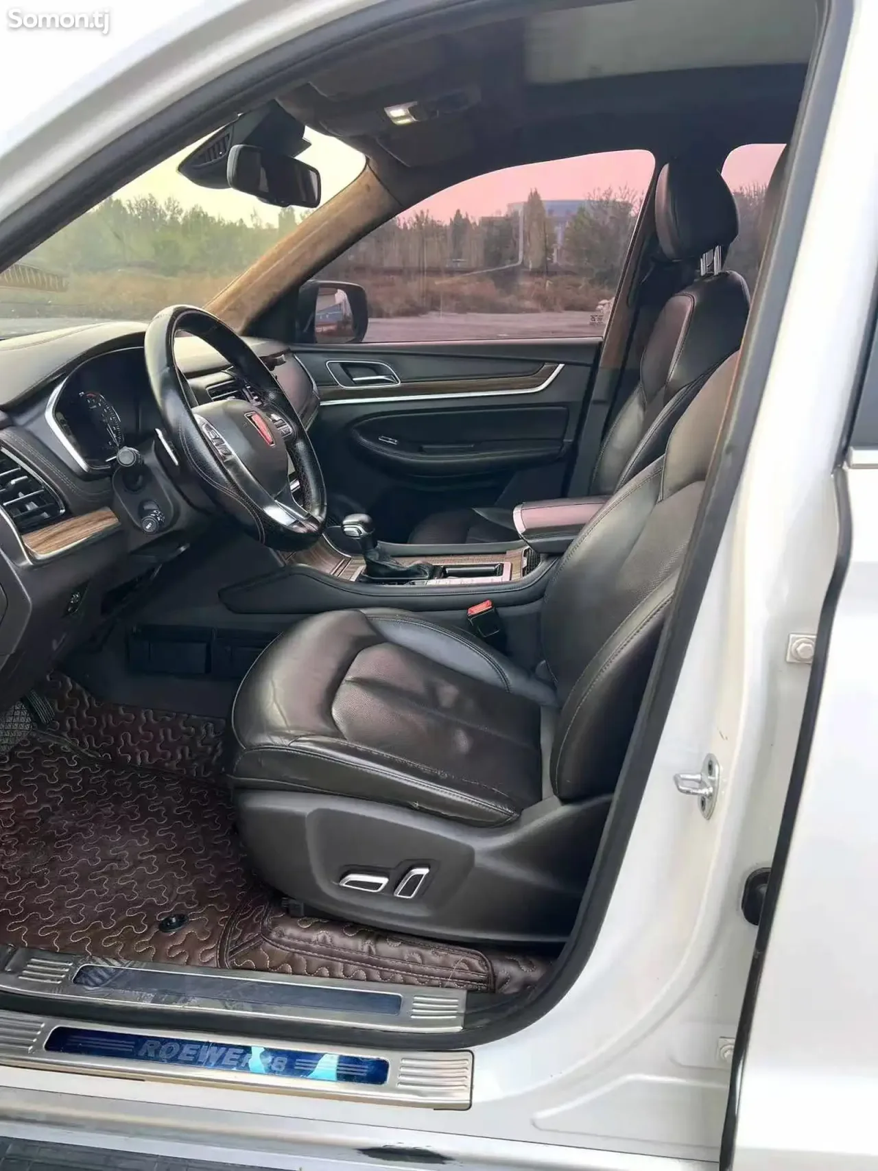 Roewe RX8 2018 · AT