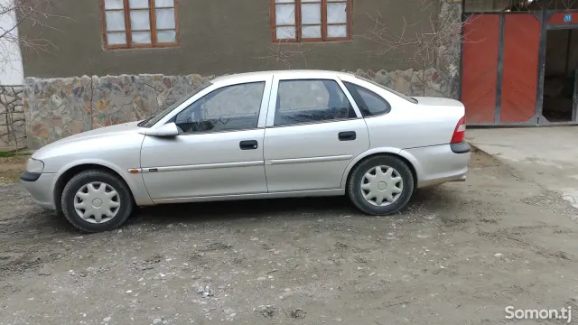 Opel Vectra B 1995 · 1.6 MT