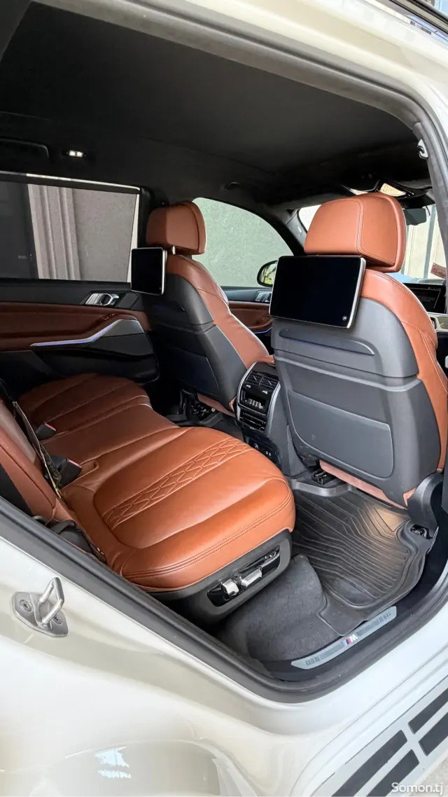 BMW X7 2022 · 4.0 AT