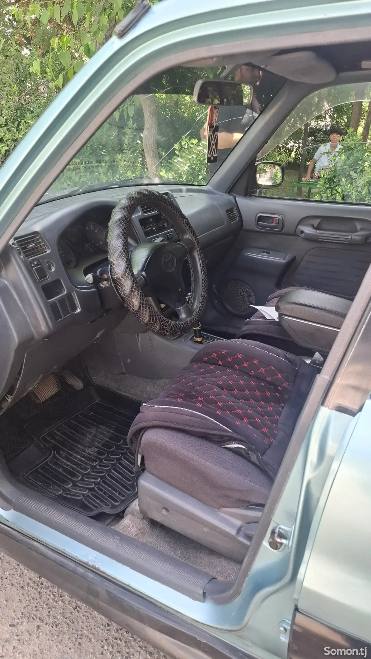 Toyota RAV 4 1997 · 2.0 AT