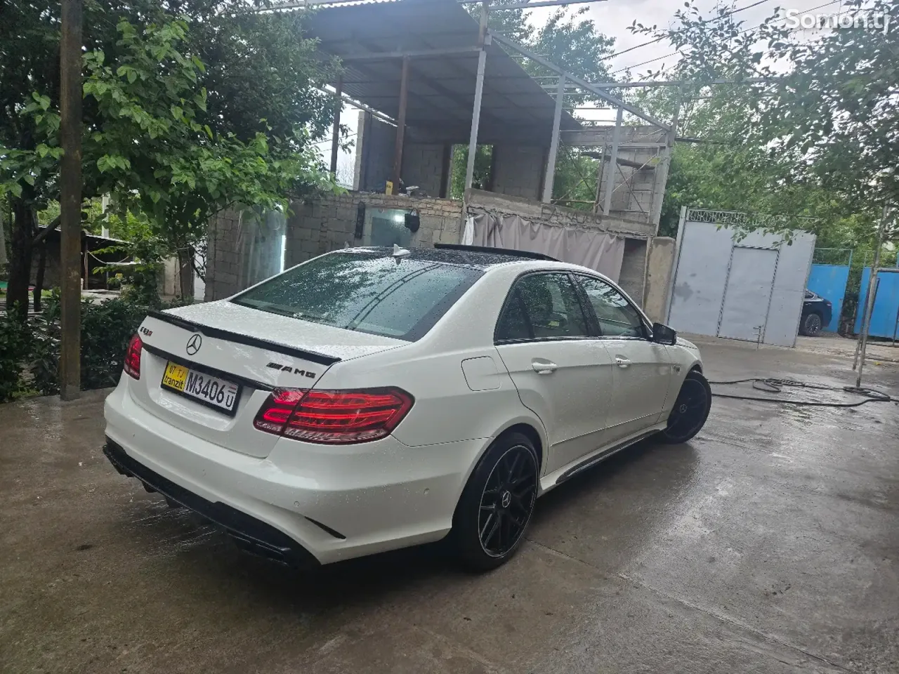 Mercedes-Benz E class 2010 · 3.5 AT