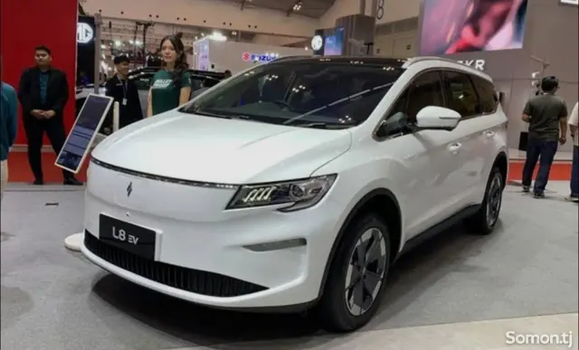 Geely Livan RL7 2025 · AT