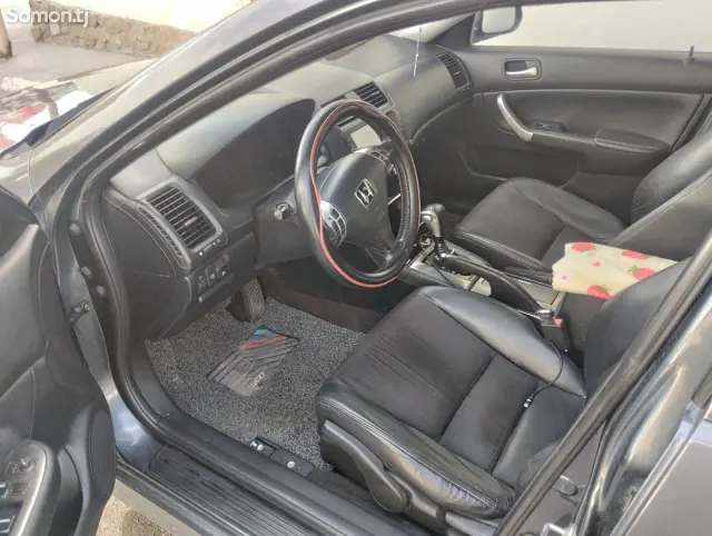 Honda Accord 2003 · 2.4 AT