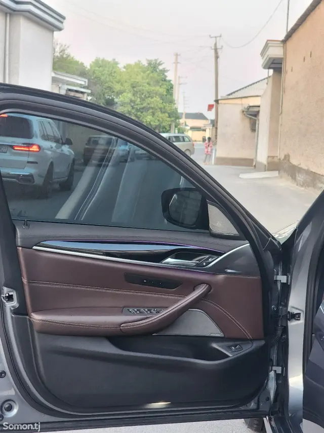 BMW 5 series 2018 · 3.0 AT