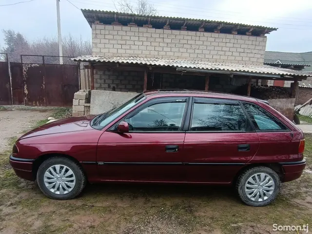 Opel Astra F 1996 · 1.6 MT