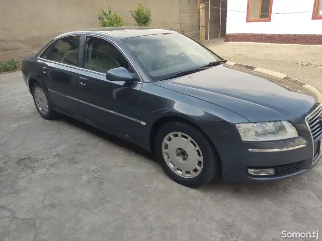 Audi A8 2006 · 4.2 AT