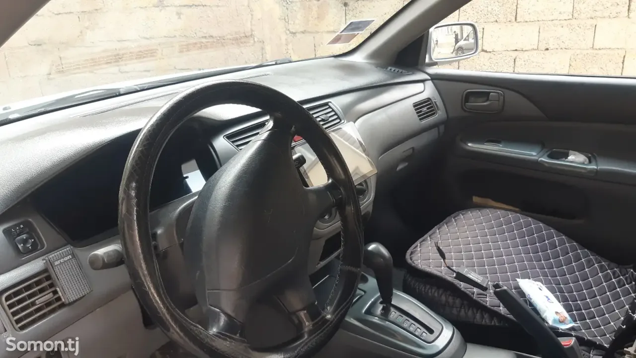 Mitsubishi Lancer 2006 · 1.5 AT