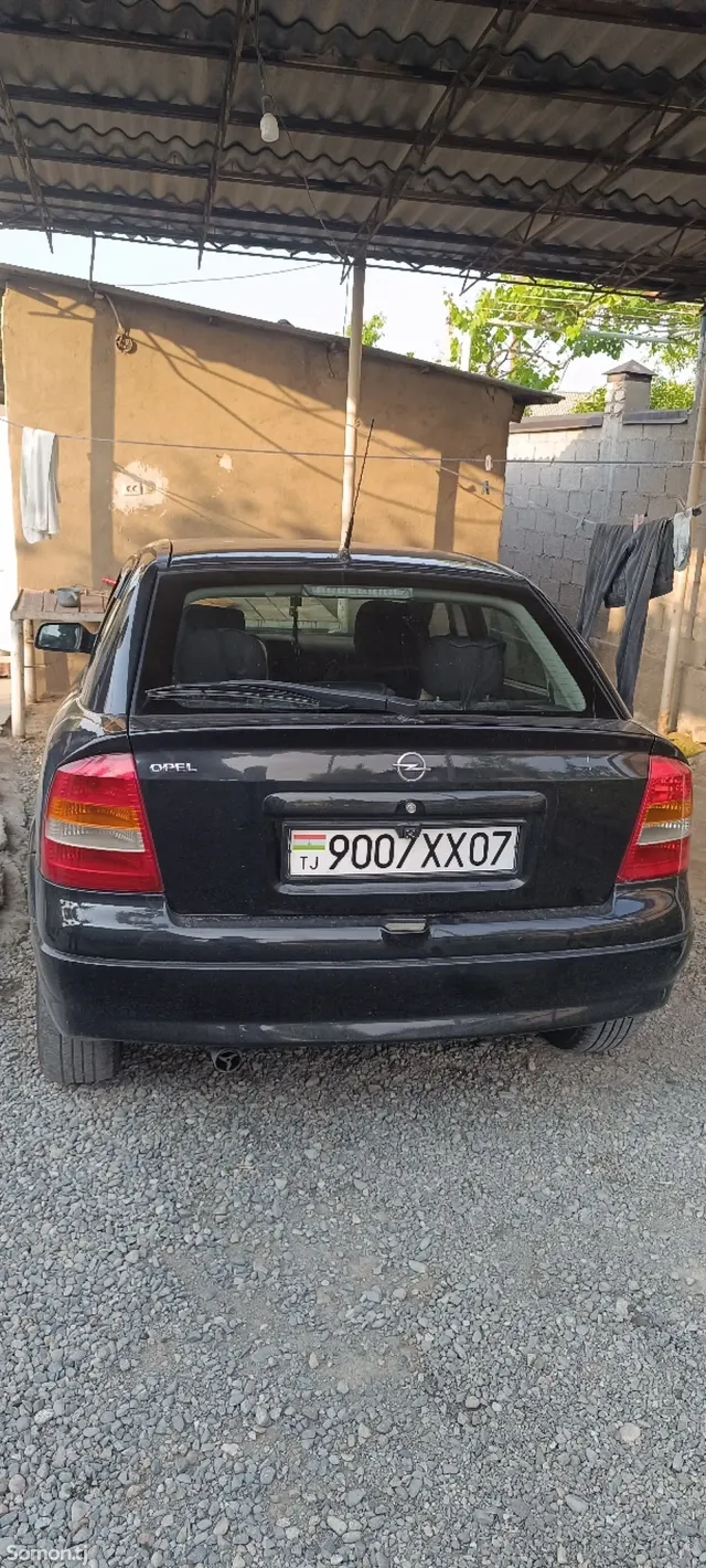 Opel Astra G 1999 · 1.6 MT