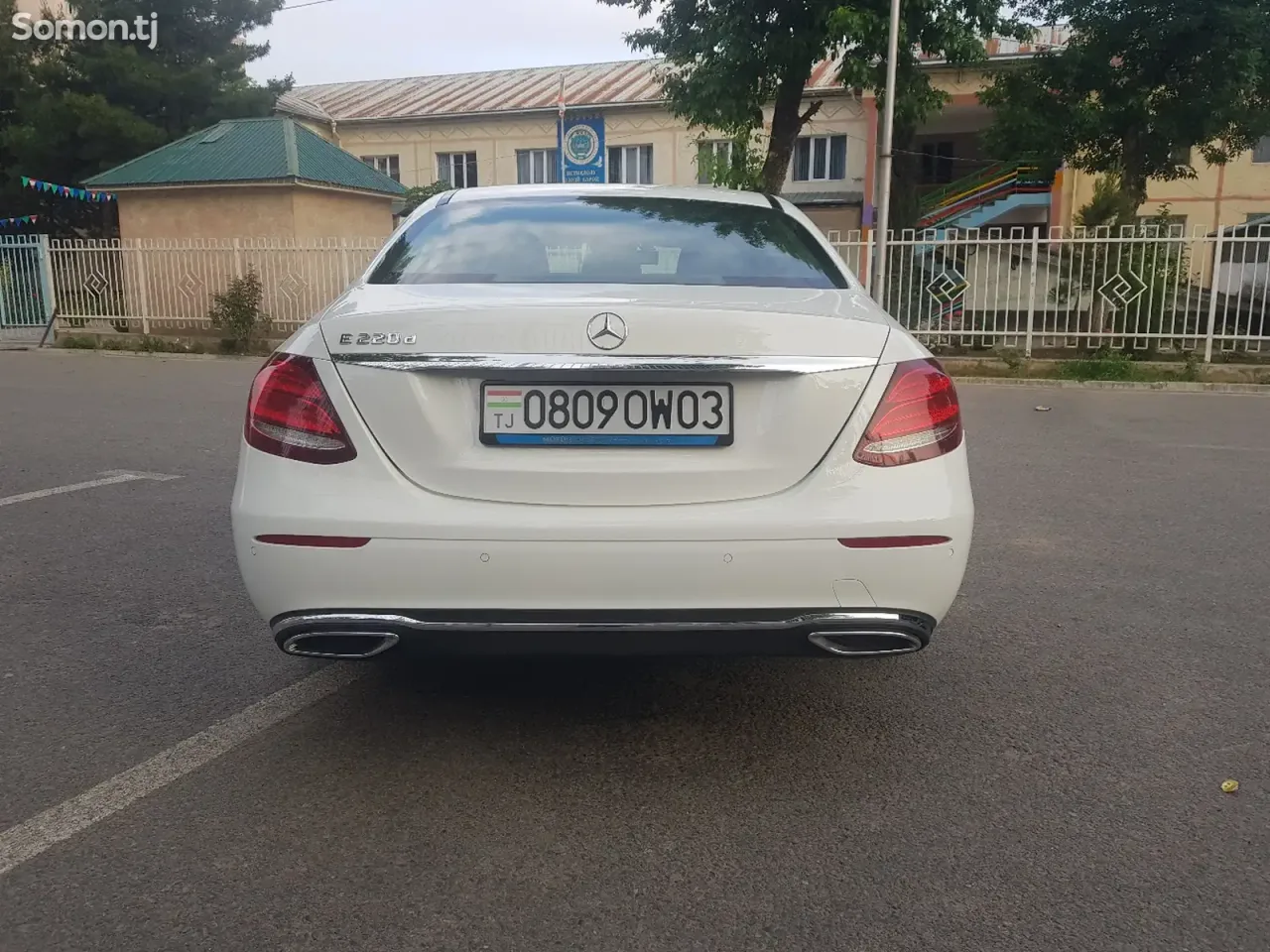 Mercedes-Benz E class 2018 · 2.2 AT