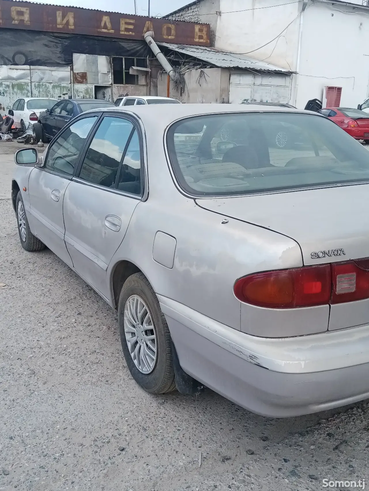 Hyundai Sonata 1996 · 1.8 AT