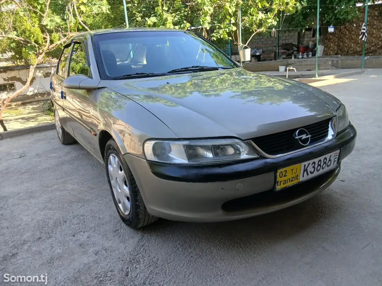 Opel Vectra B 1996 · 1.6 MT