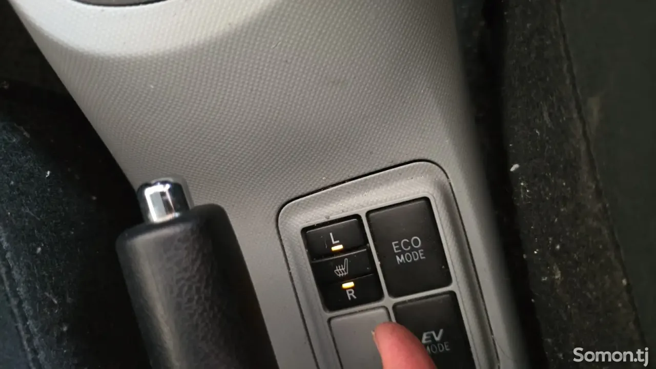 Toyota Aqua 2014 · 1.5 AT