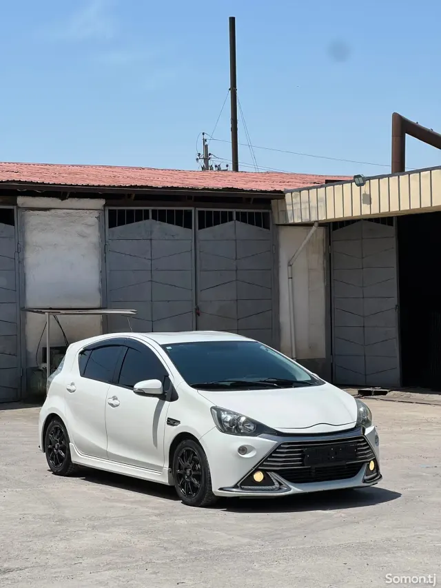 Toyota Aqua 2014 · 1.5 AT