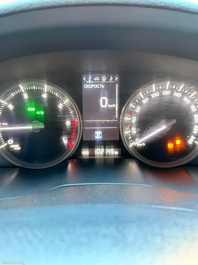 Toyota Land Cruiser 2017 · 4.6 AT