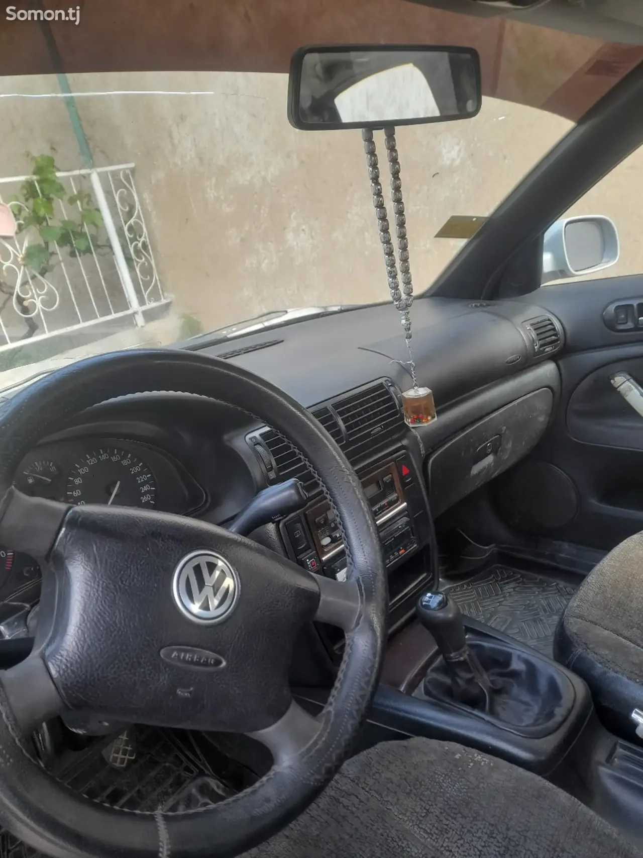 Volkswagen Passat 2003 · 1.8 MT
