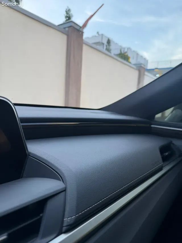 Lexus ES series 2021 · 2.5 AT