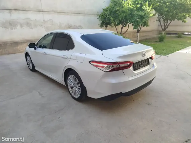 Toyota Camry 2018 · 2.5 AT