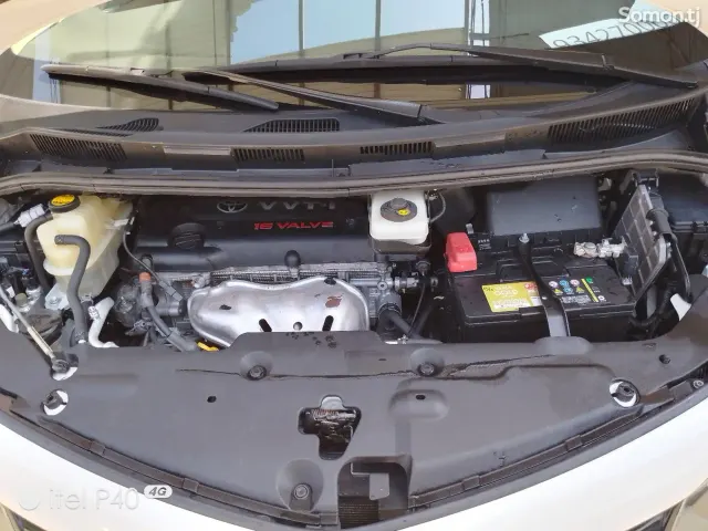 Toyota Estima 2014 · 2.4 AT