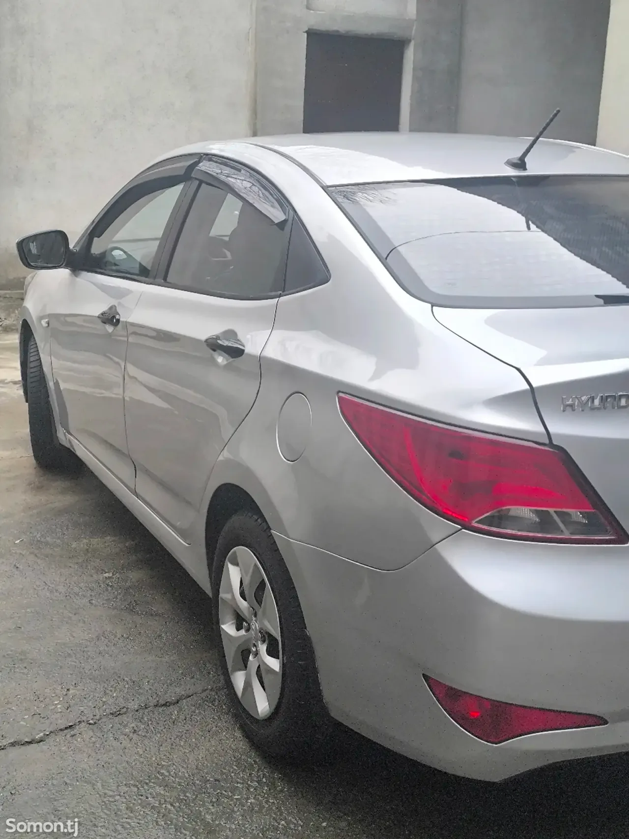 Hyundai Solaris 2016 · 1.4 MT