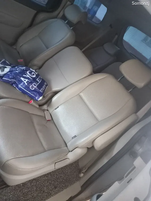 Kia Carnival 2016 · 2.2 AT