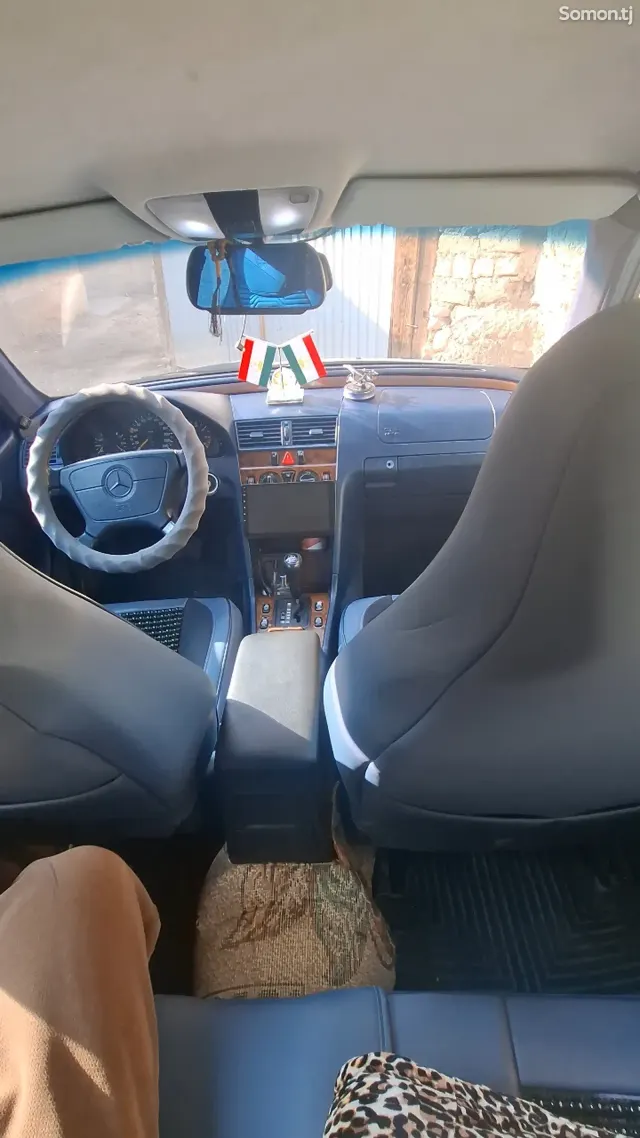 Mercedes-Benz C class 1995 · 2.0 AT