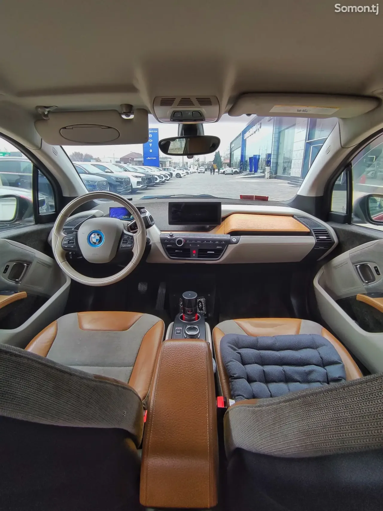 BMW i3 2014 · AT
