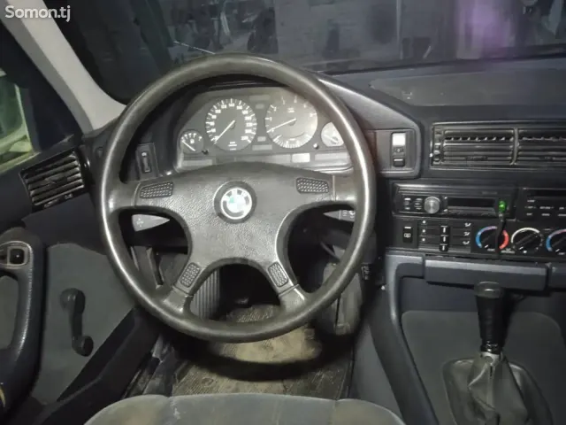 BMW 5 series 1989 · 2.5 MT