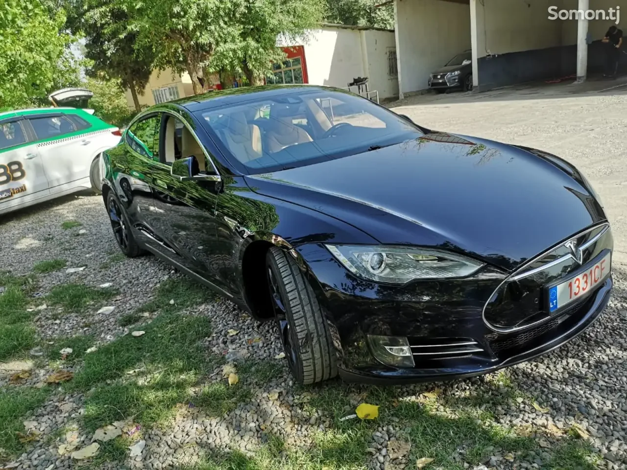 Tesla Model S 2015 · AT