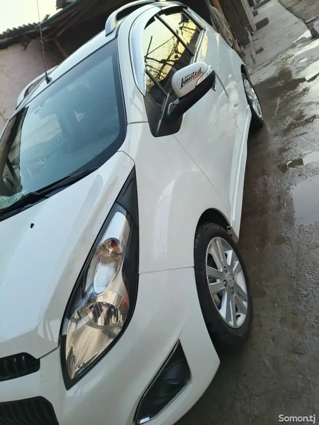 Chevrolet Spark 2014 · 1.1 AT