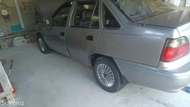 Daewoo Nexia 1995 · 1.6 MT