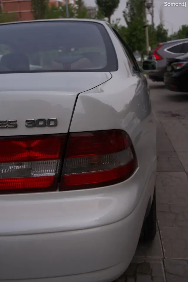 Lexus ES series 2000 · 3.0 AT