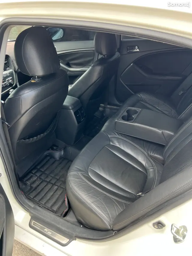 Kia K5 2011 · 2.0 AT