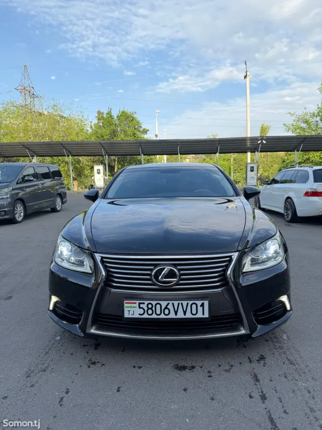 Lexus LS series 2014 · 4.6 AT