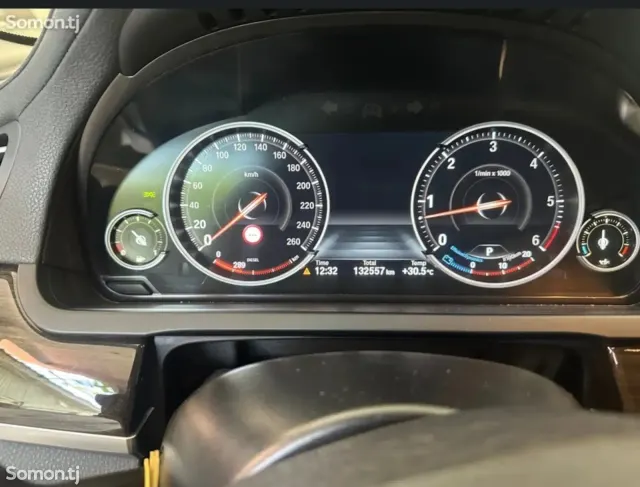 BMW 7 series 2015 · 4.0 AT
