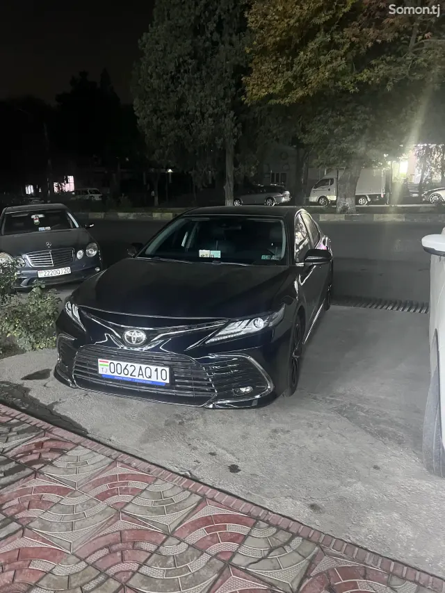 Toyota Camry 2019 · 2.5 AT