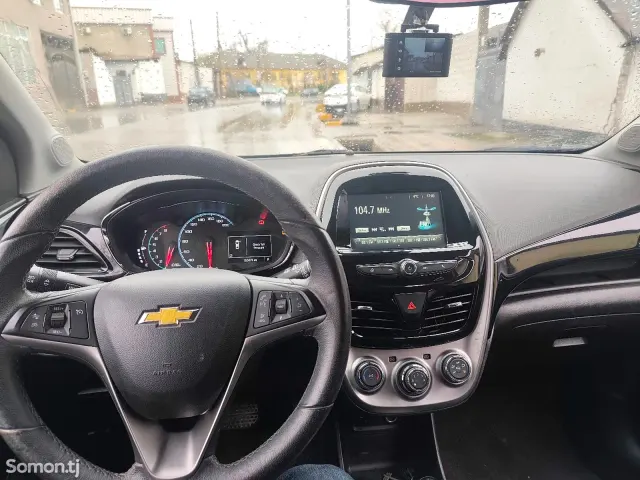 Chevrolet Spark 2016 · 1.1 AT