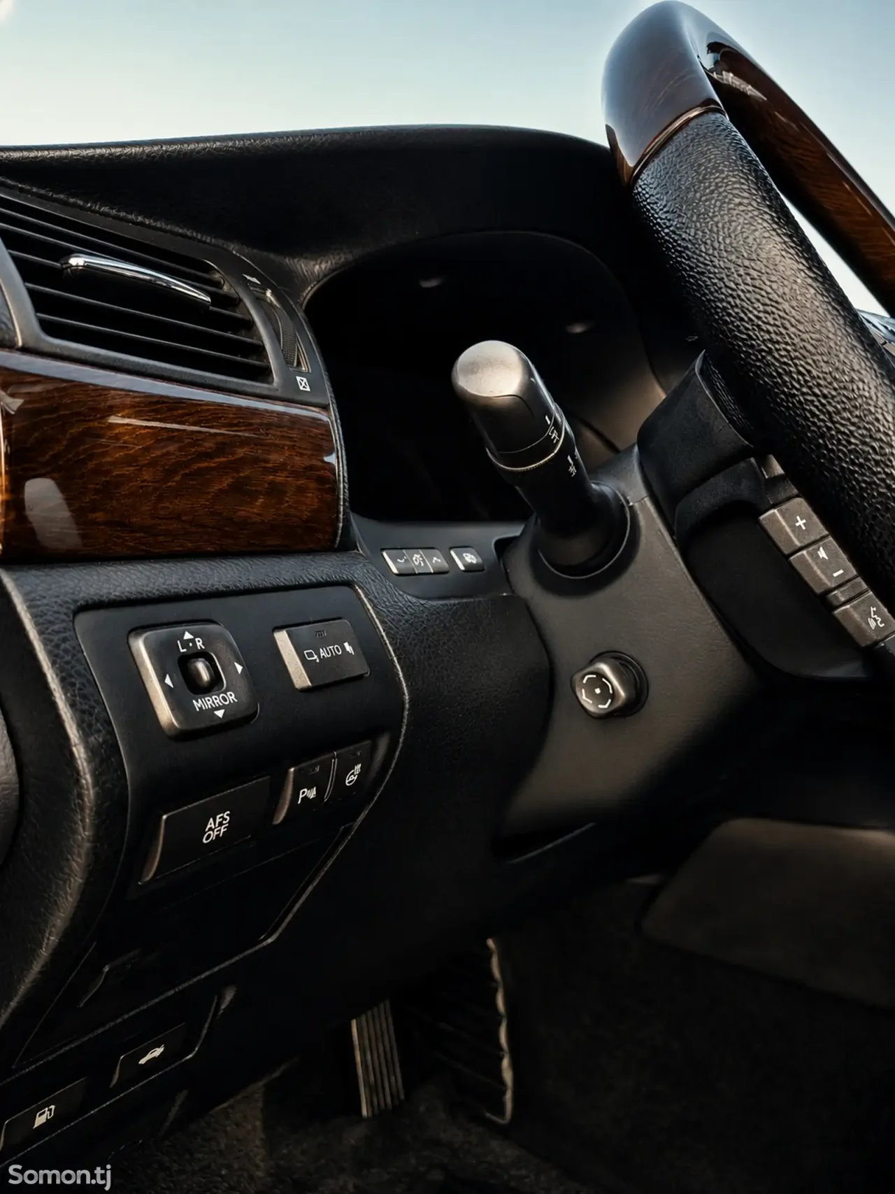 Lexus LS series 2010 · 4.6 AT