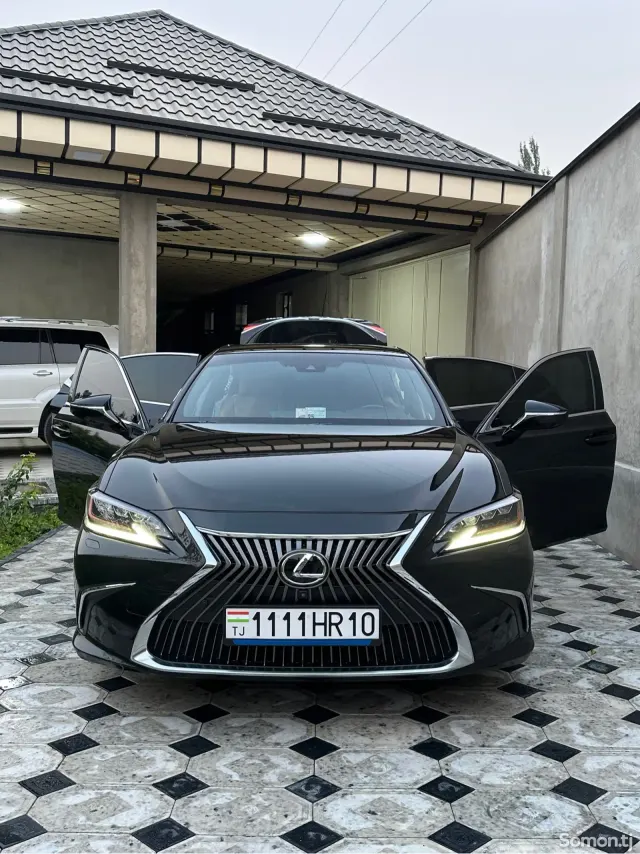 Lexus ES series 2021 · 3.5 AT
